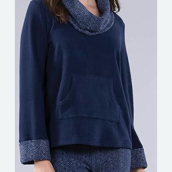 Pajamagram Women’s Navy Blue Fleece Pajama Top with Chevron Collar Size Medium - Picture 1 of 8